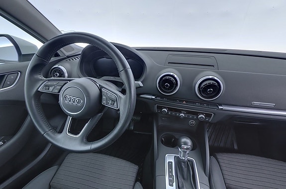 Audi A3 8 of 23