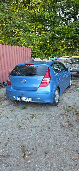 Hyundai i30 2 of 5