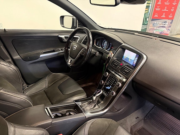 Volvo XC60 8 of 25