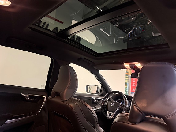 Volvo XC60 14 of 25
