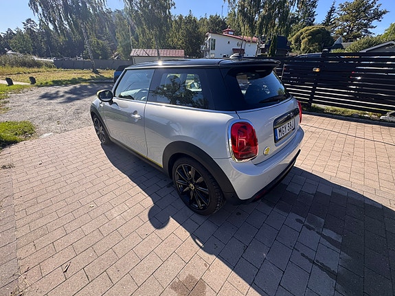 MINI Cooper SE 5 of 10