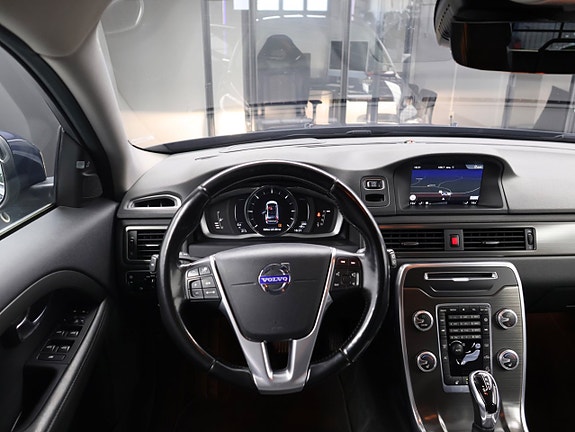 Volvo XC70 22 of 30