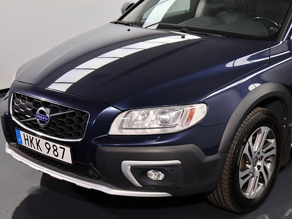 Volvo XC70 2 of 30