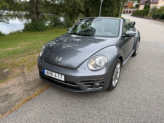 Volkswagen Beetle 3 of 5