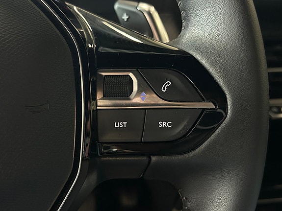 Peugeot 2008 25 of 27