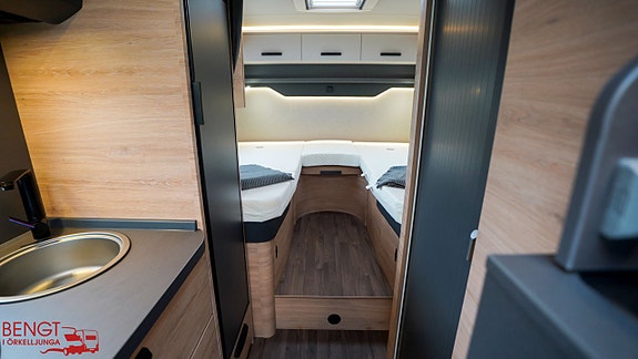 Knaus LIVE TI PLATINUM SELECTION 650 MEG 13 of 21