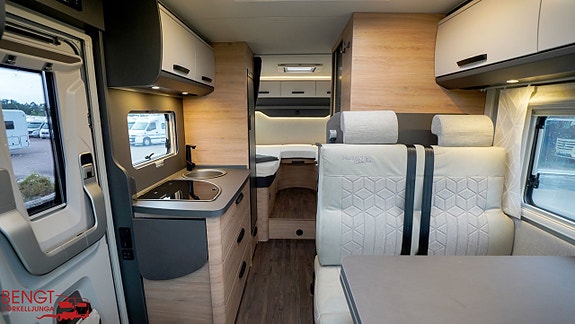 Knaus LIVE TI PLATINUM SELECTION 650 MEG 9 of 21