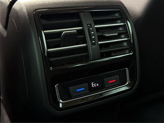 Volkswagen Passat 29 of 30