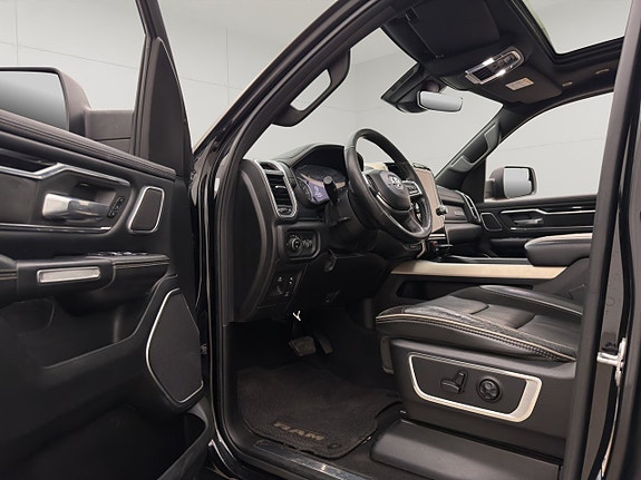 Dodge RAM 1500 14 of 30
