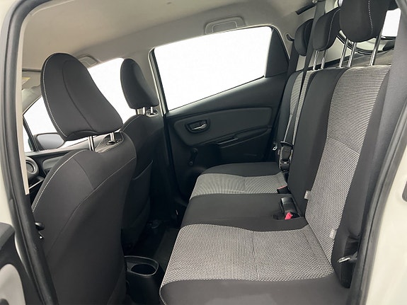 Toyota Yaris 23 of 30
