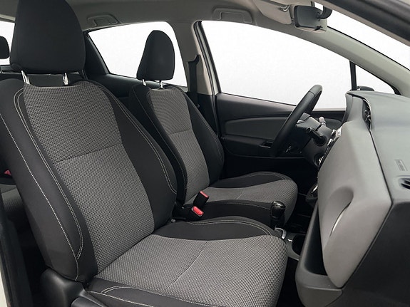 Toyota Yaris 24 of 30