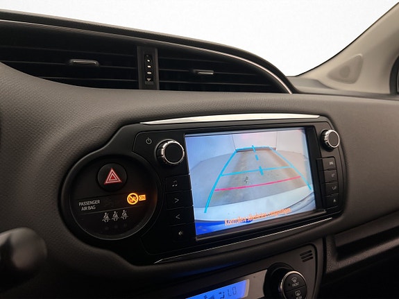 Toyota Yaris 19 of 30