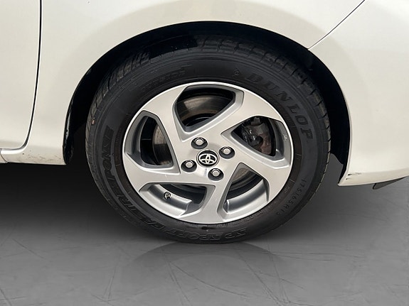 Toyota Yaris 30 of 30