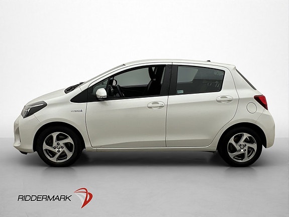 Toyota Yaris 4 of 30