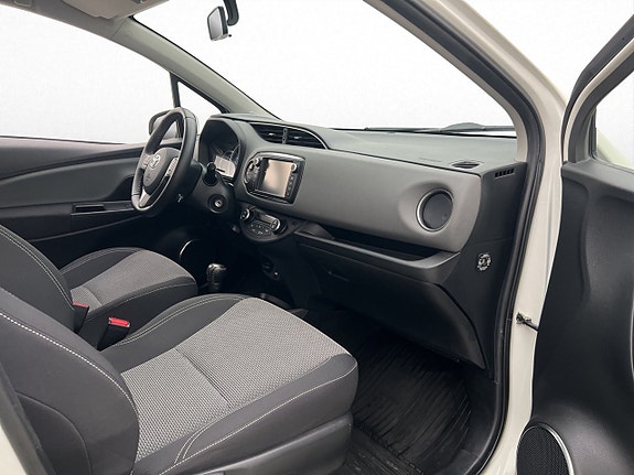 Toyota Yaris 25 of 30