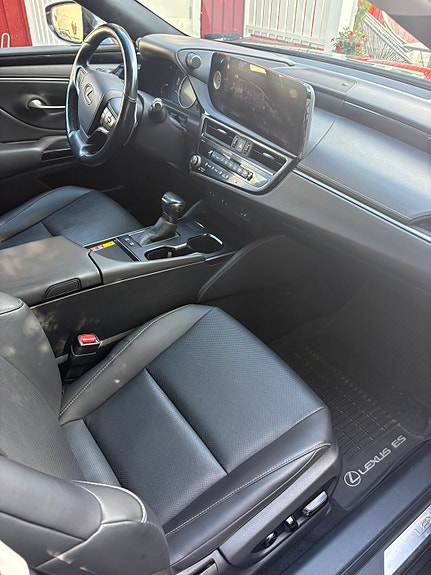 Lexus ES300h 4 of 10