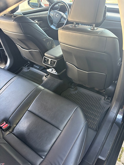 Lexus ES300h 9 of 10