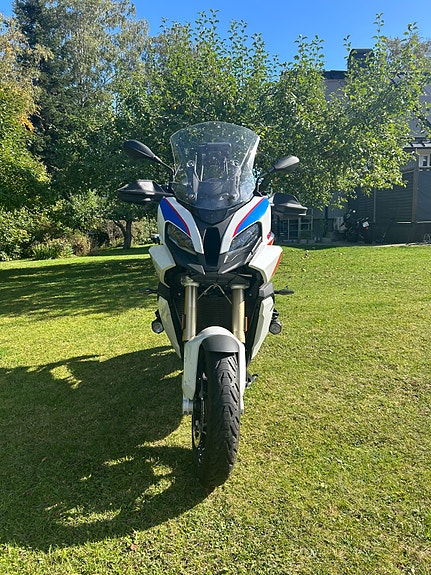 BMW S 1000 XR 4 of 7
