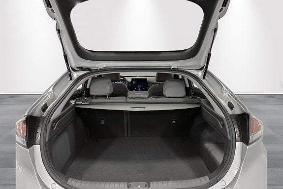 Hyundai IONIQ 8 of 13