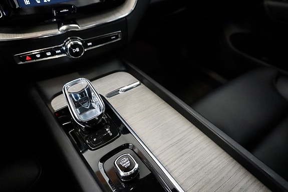 Volvo XC60 17 of 23