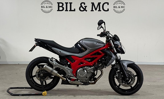 Suzuki Cycles SFV650 Gladius helsystem låga mil 0kr insats
