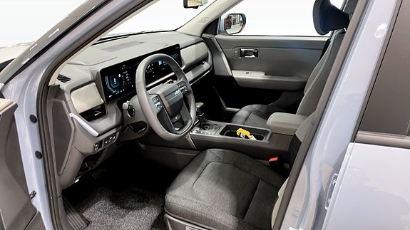 Kia Seltos 8 of 12