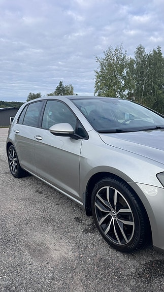 Volkswagen Golf VII 5 of 10