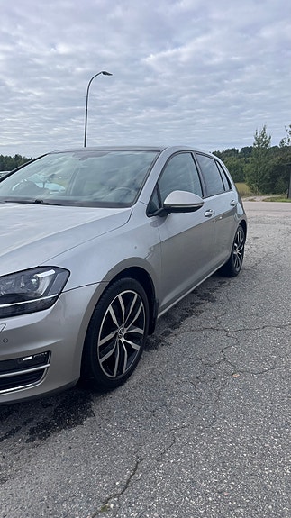 Volkswagen Golf VII 4 of 10