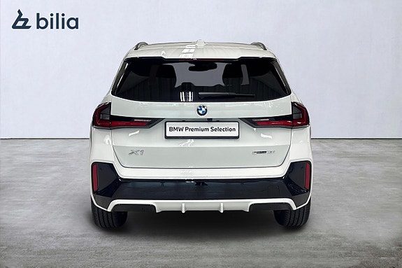 BMW X1 4 of 19