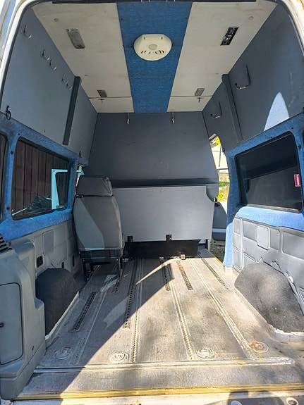 Ford Transit 4 of 12