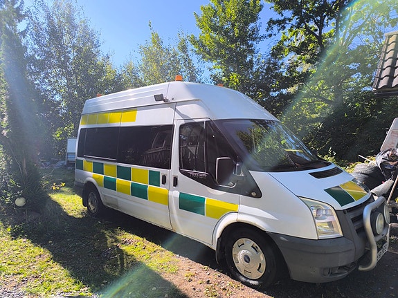 Ford Transit 2 of 12