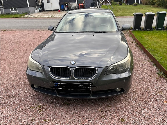 BMW 523i 4 of 4