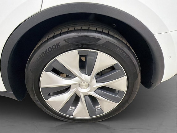 Tesla Model Y 30 of 30