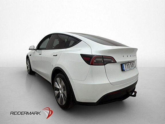 Tesla Model Y 9 of 30