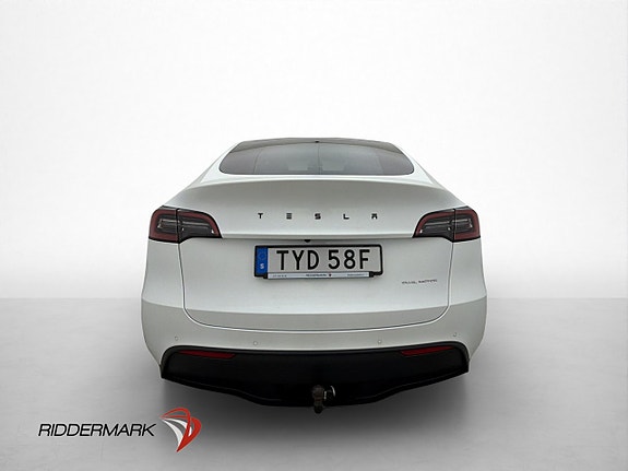 Tesla Model Y 8 of 30
