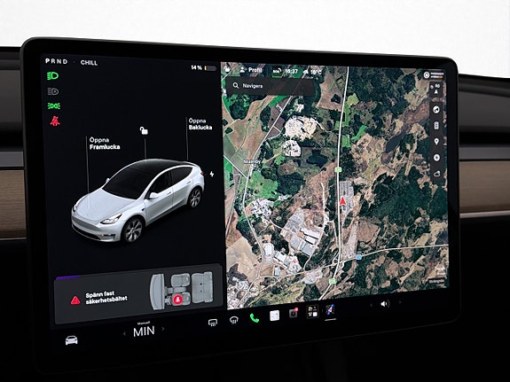 Tesla Model Y 21 of 30