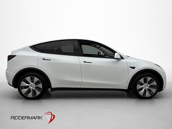 Tesla Model Y 5 of 30