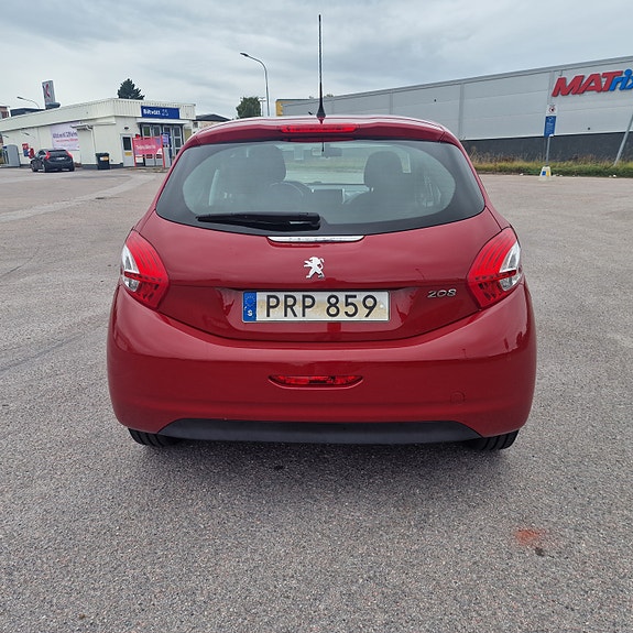 Peugeot 208 6 of 13