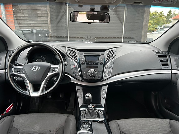 Hyundai i40 2 of 6