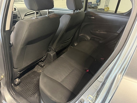 Suzuki Swift 16 of 18