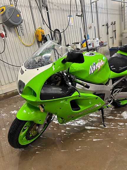 Kawasaki Zx7r 4 of 7