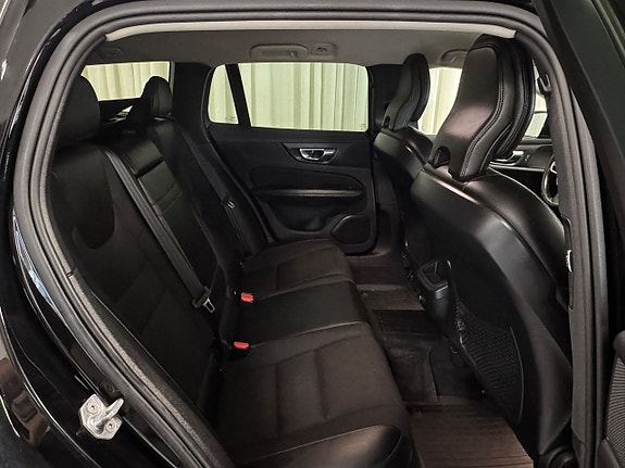 Volvo V60 25 of 29