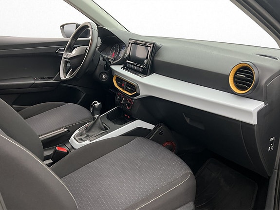 Seat Arona 24 of 30