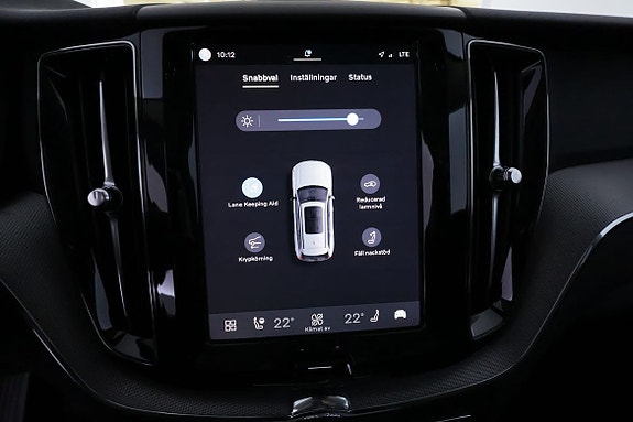 Volvo XC60 13 of 28