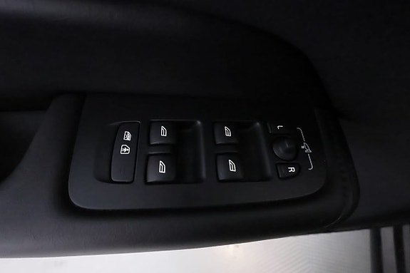 Volvo XC60 17 of 28