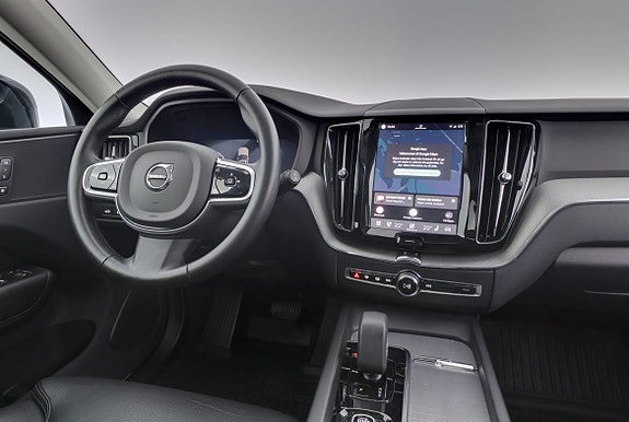Volvo XC60 8 of 28