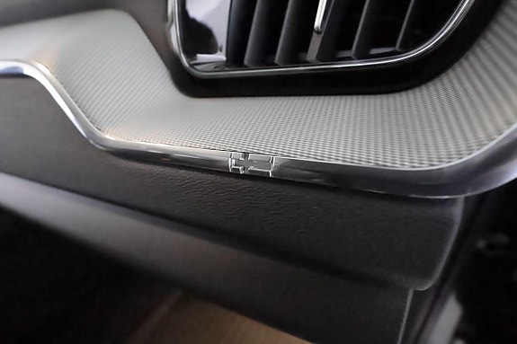 Volvo XC60 23 of 28