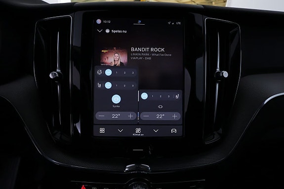 Volvo XC60 12 of 28