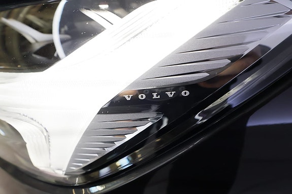 Volvo XC60 11 of 28