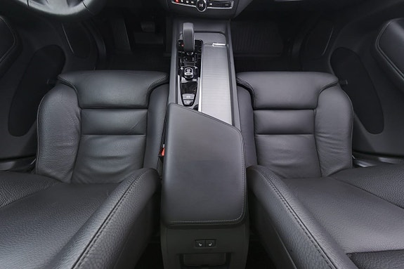 Volvo XC60 9 of 28